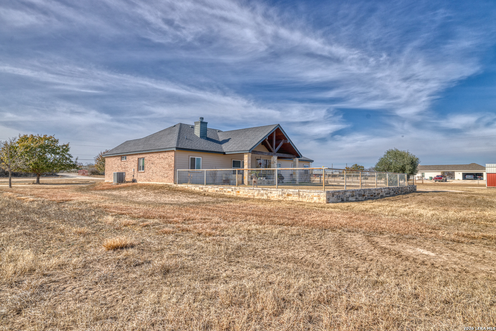 8 Valley View Uvalde, TX 78801 - Photo 4 of 41