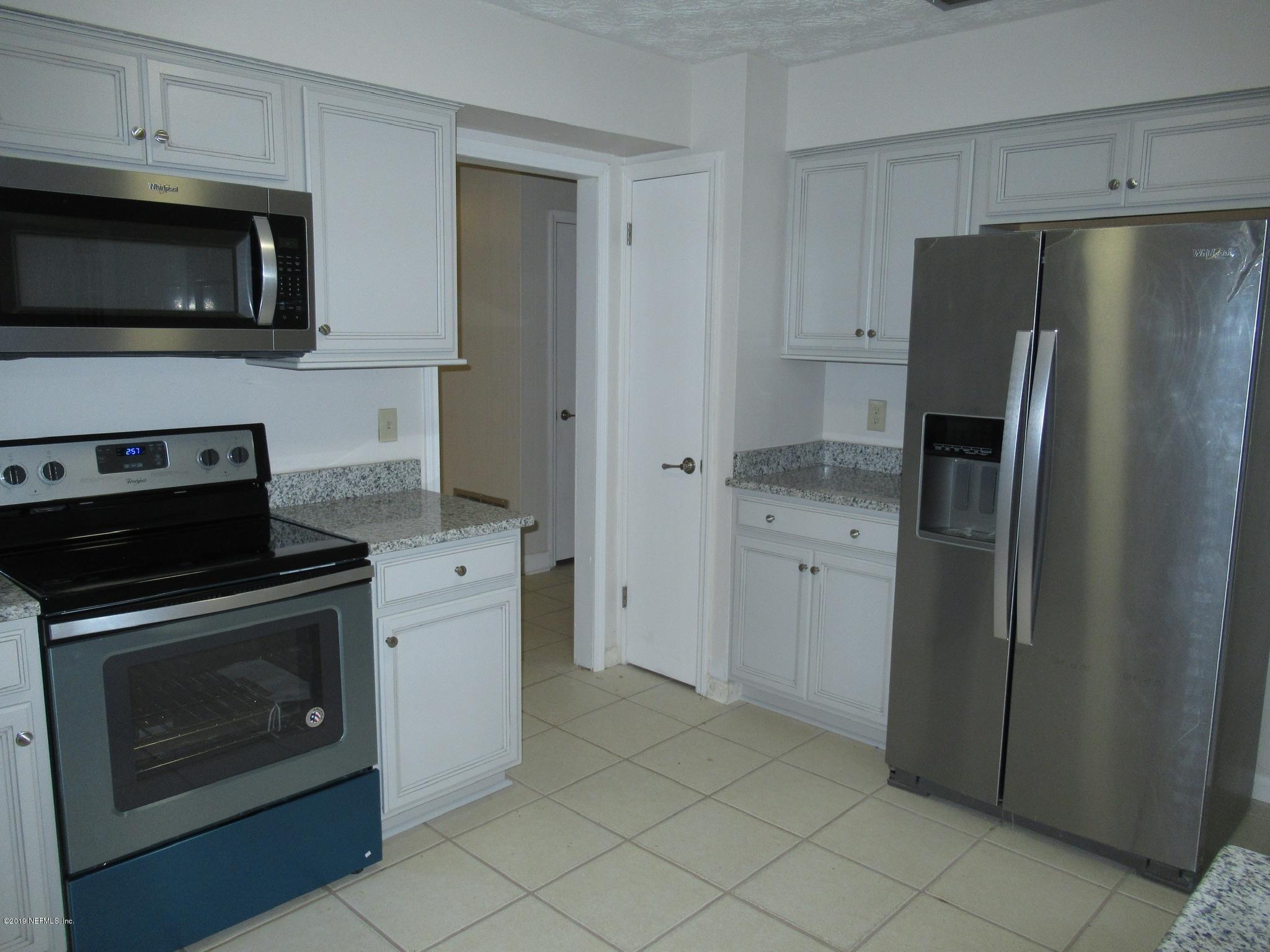 3444 Debussy Road Jacksonville, FL 32277 - Photo 5 of 30 Brand New SS Appliances
