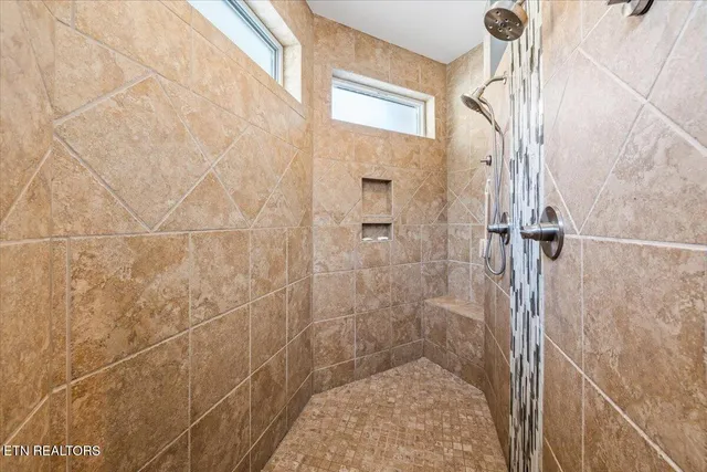 $2,279,000 | 493 Bankwood Lane, La Follette, TN 37766