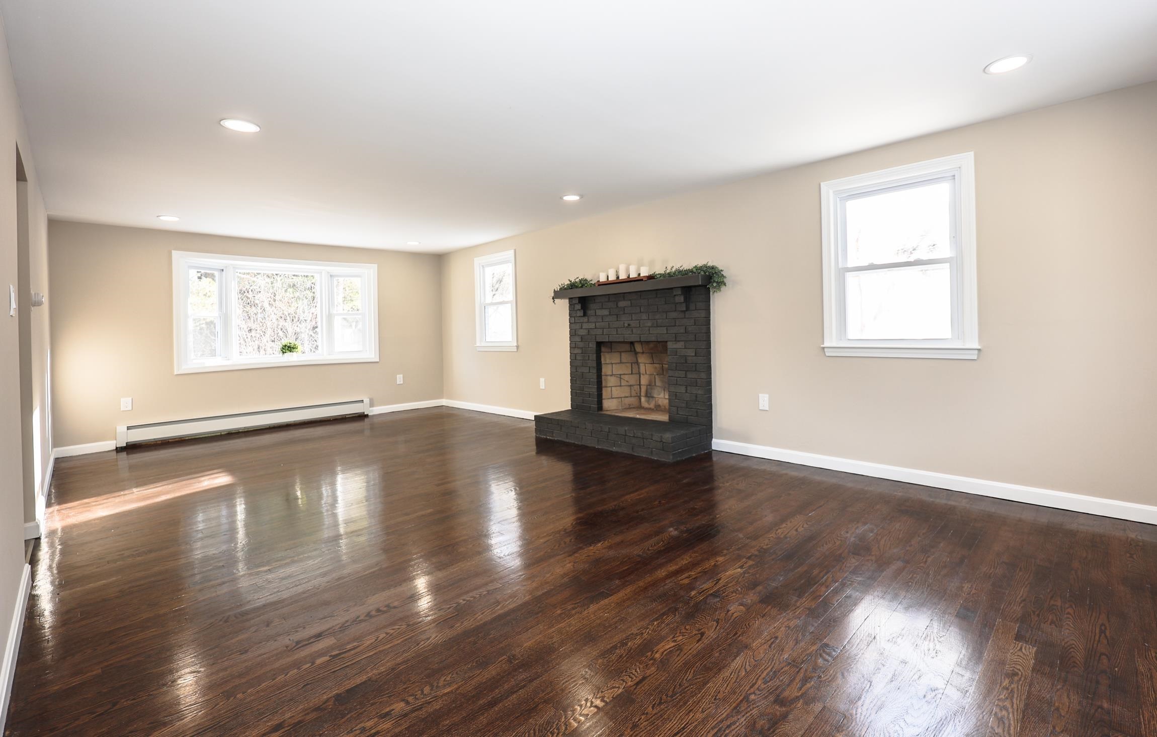 149 Ridge Road Nashua, NH 03062 - Photo 4 of 48