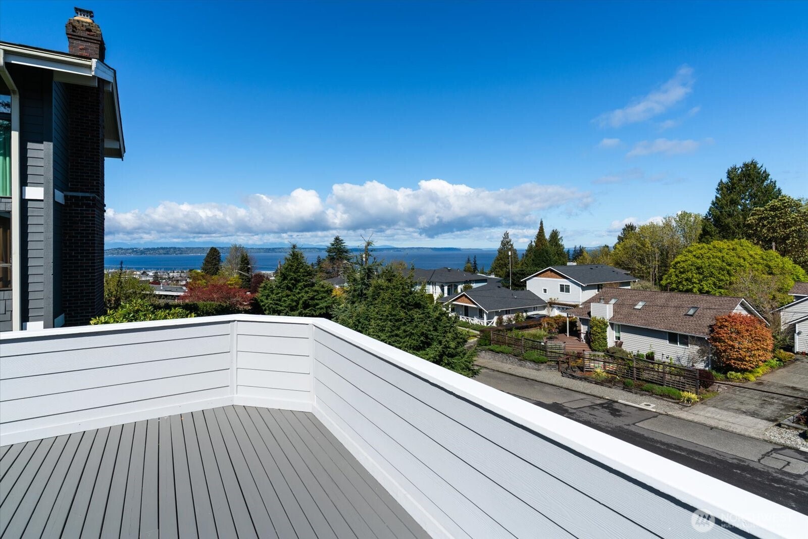 944 Maple Street Edmonds, WA 98020 - Photo 4 of 39 Gallery Image 4
