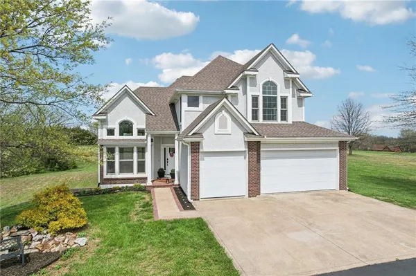 $775,000 | 16374 Lake Point Drive, Bonner Springs, KS 66012