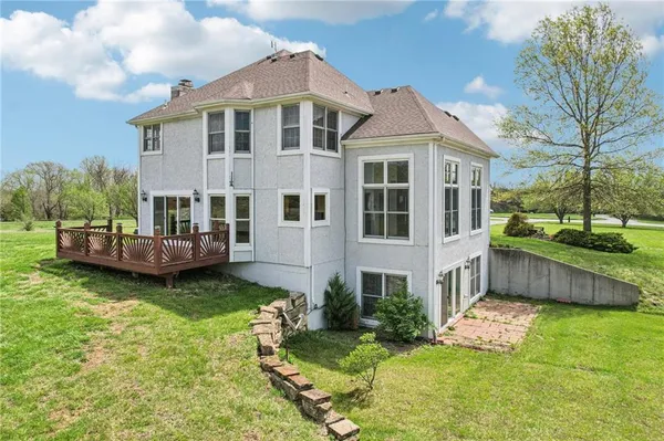 $775,000 | 16374 Lake Point Drive, Bonner Springs, KS 66012