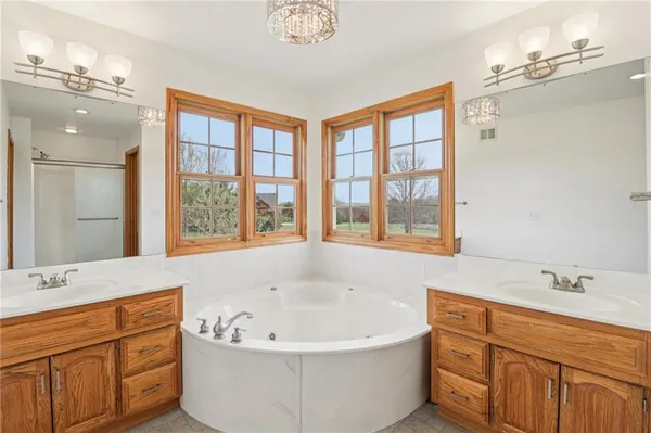 $775,000 | 16374 Lake Point Drive, Bonner Springs, KS 66012