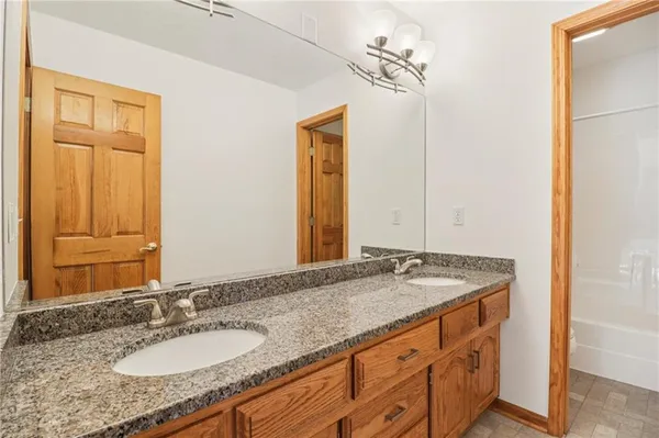 $775,000 | 16374 Lake Point Drive, Bonner Springs, KS 66012