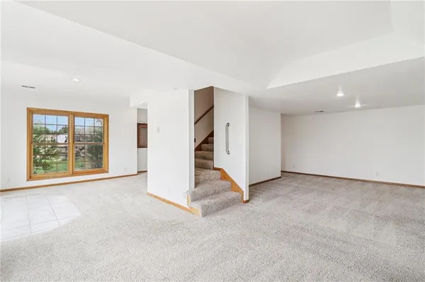 $775,000 | 16374 Lake Point Drive, Bonner Springs, KS 66012