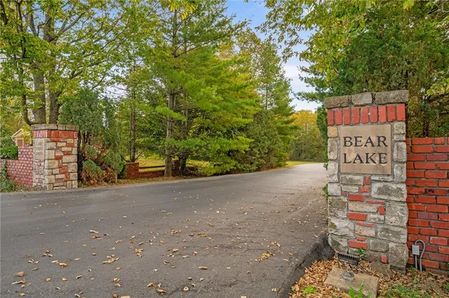 $775,000 | 16374 Lake Point Drive, Bonner Springs, KS 66012