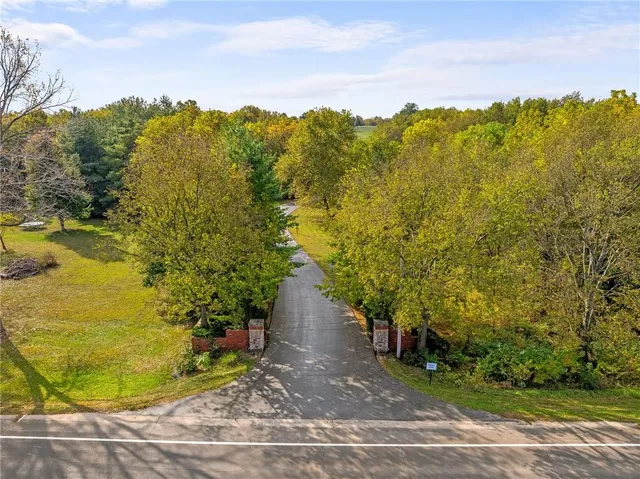 $775,000 | 16374 Lake Point Drive, Bonner Springs, KS 66012