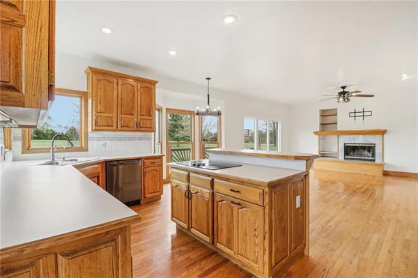$775,000 | 16374 Lake Point Drive, Bonner Springs, KS 66012