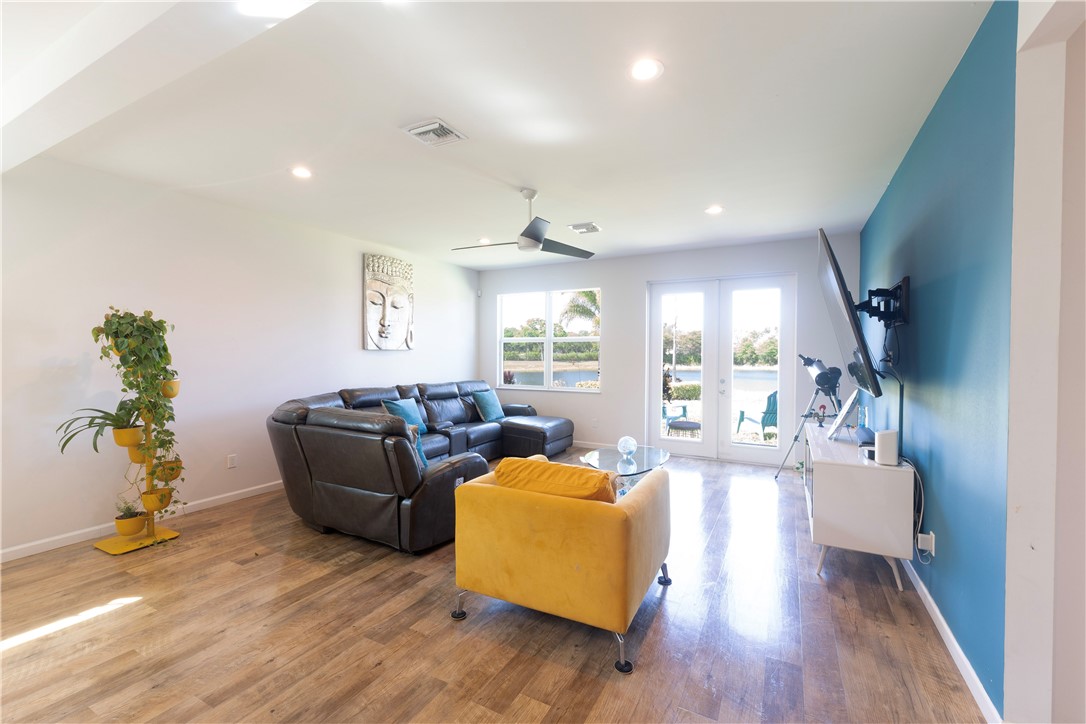 2172 Falls Manor Vero Beach, FL 32967 - Photo 22 of 36