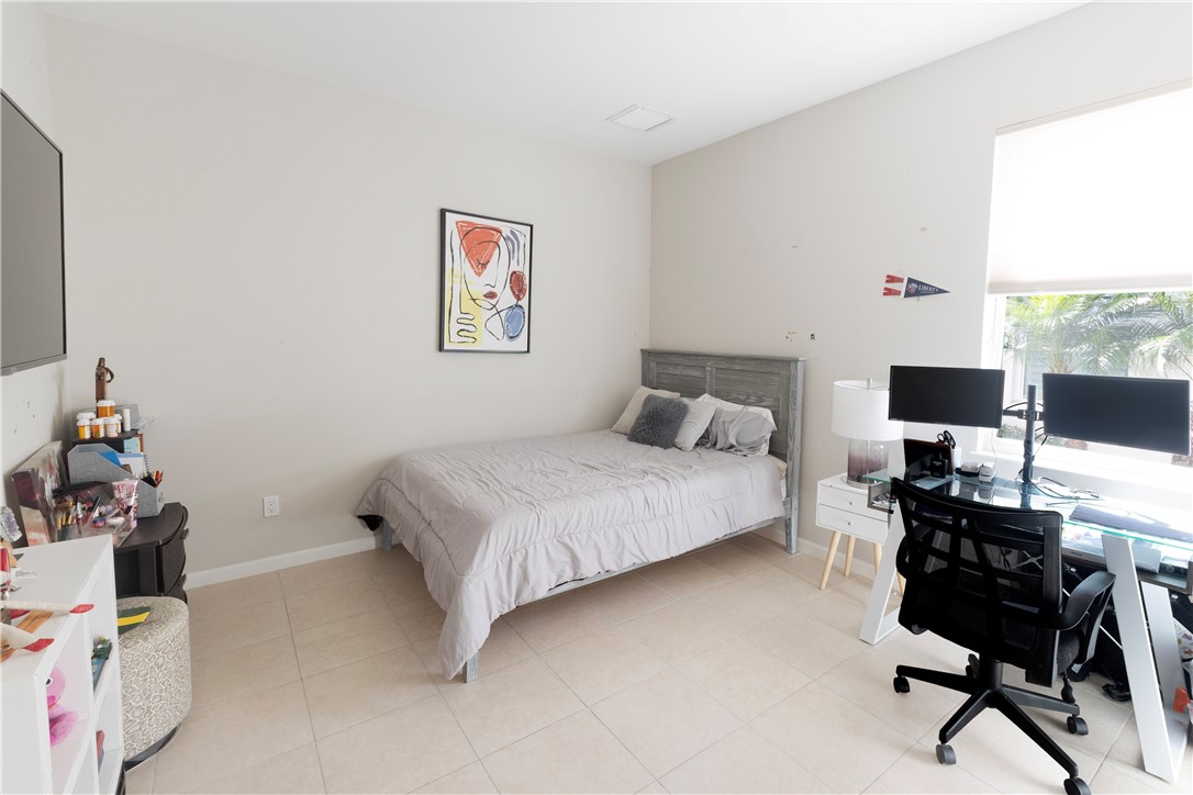 2172 Falls Manor Vero Beach, FL 32967 - Photo 30 of 36