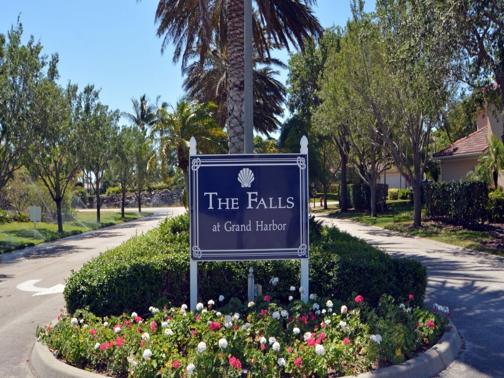 2172 Falls Manor Vero Beach, FL 32967 - Photo 34 of 36