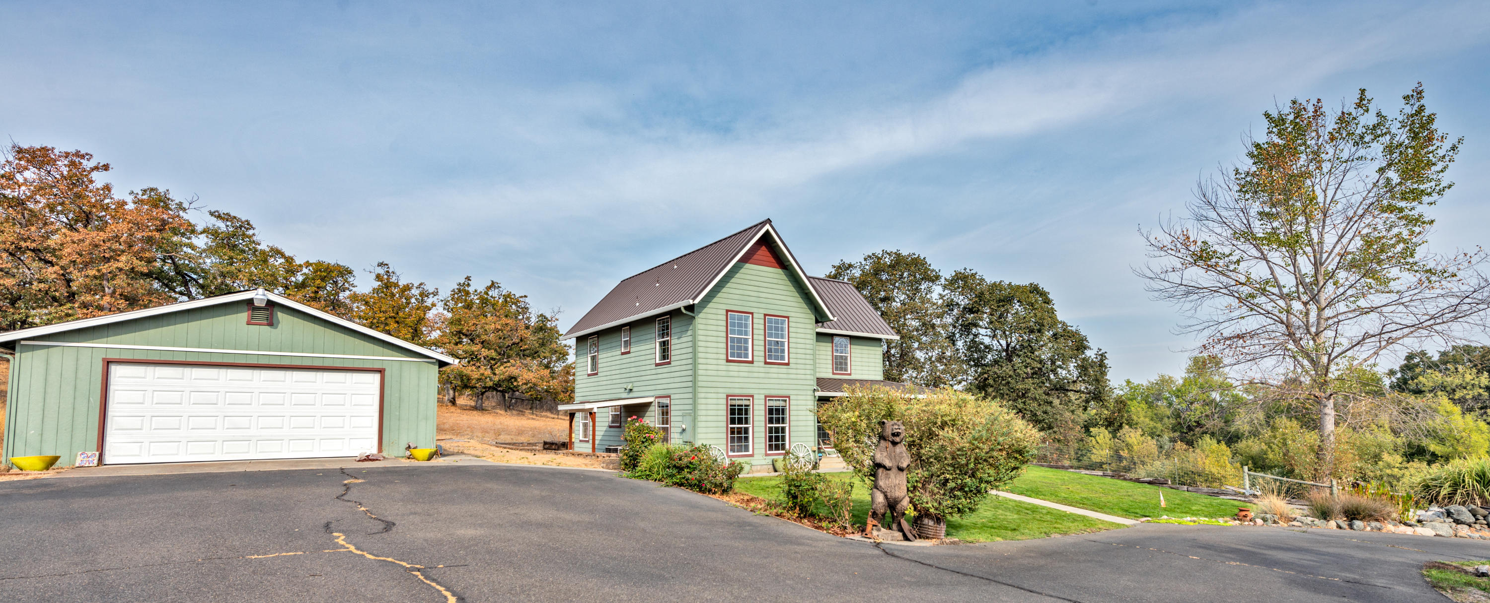 1023 Bigham Brown Road Eagle Point, OR 97524 - Photo 5 of 52 a view of a house with a street