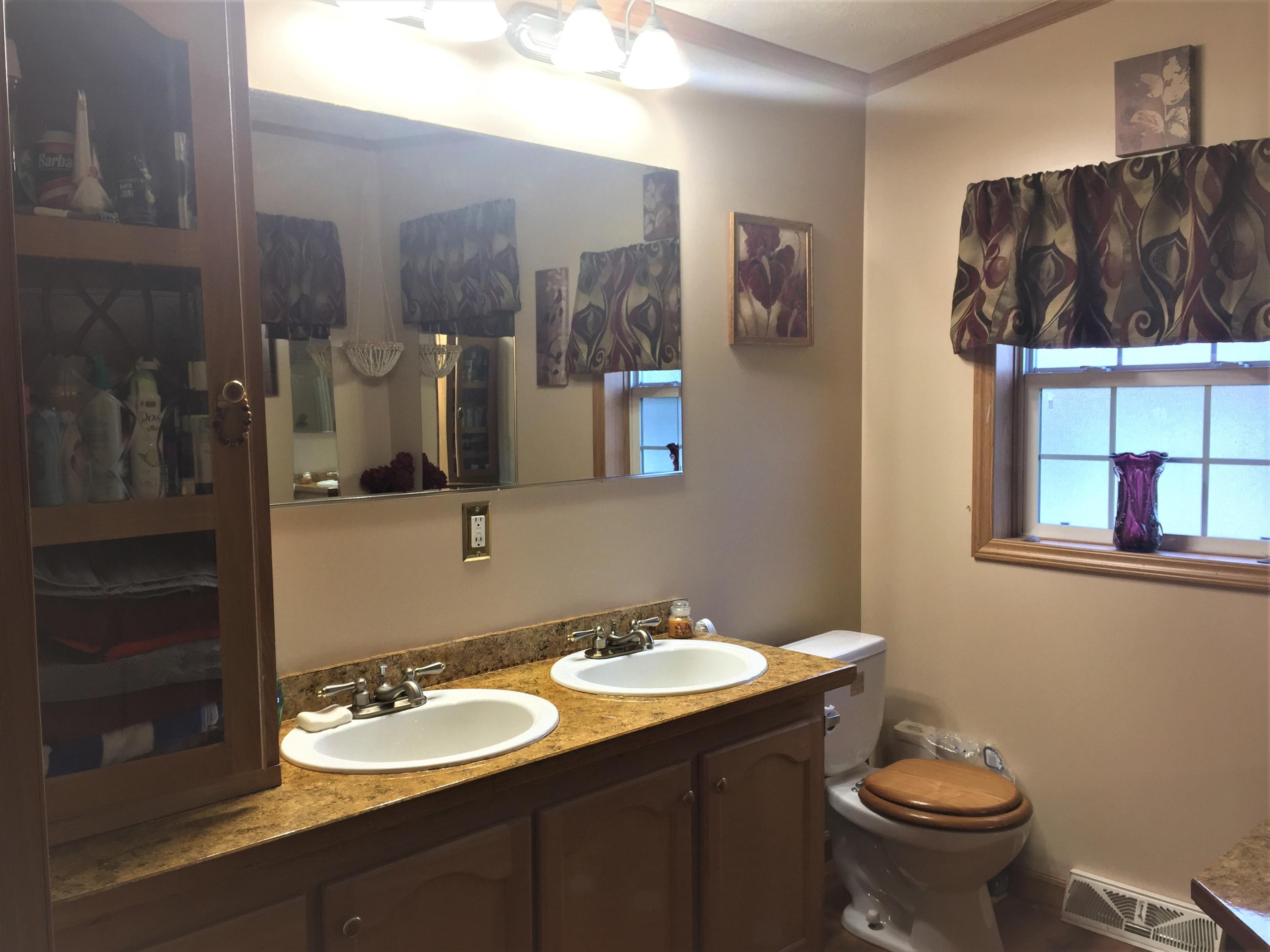 28 Mountain View Road Leeds, ME 04263 - Photo 36 of 65 Master Bath