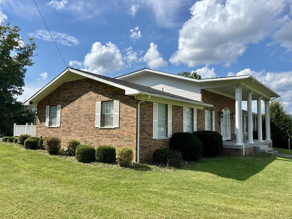 214 Flat Top Road Shady Spring, WV 25918 - Photo 4 of 78 Gallery Image 4