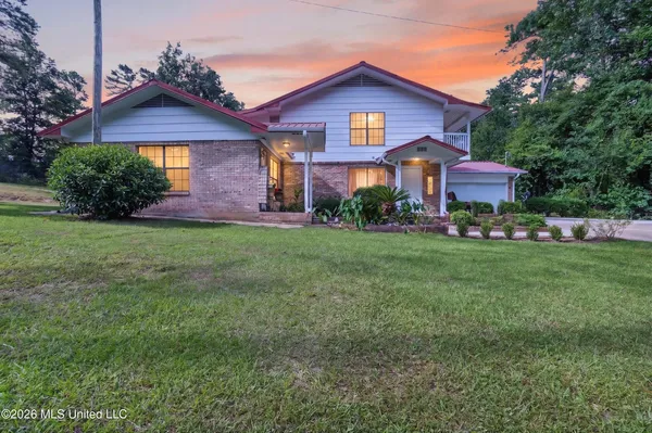 $350,000 | 929 Crooked Creek Road, Silver Creek, MS 39663