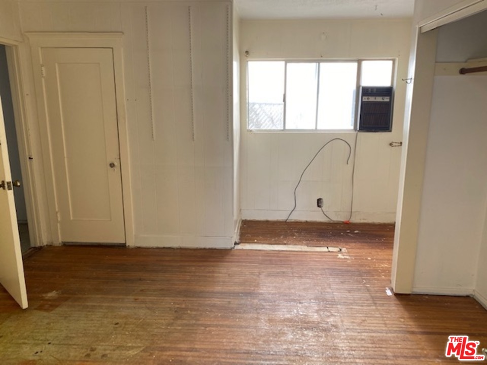 575 Lillian Way Los Angeles, CA 90004 - Photo 7 of 16