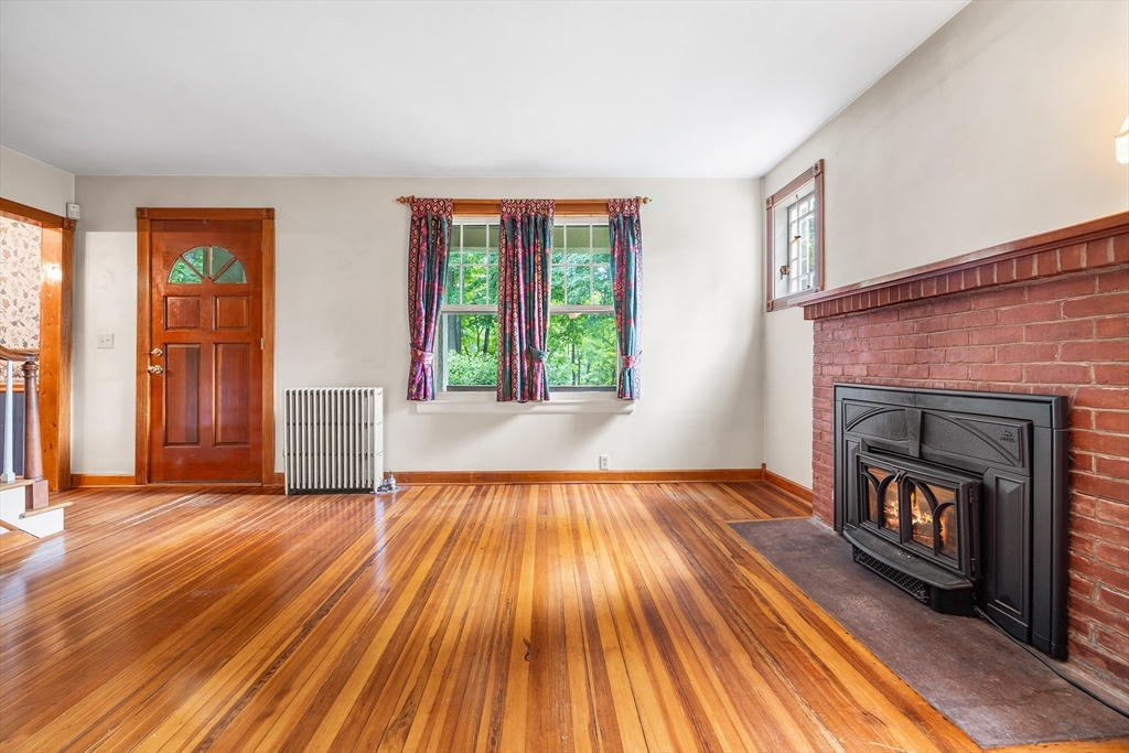 62 Circle Road Longmeadow, MA 01106 - Photo 4 of 42