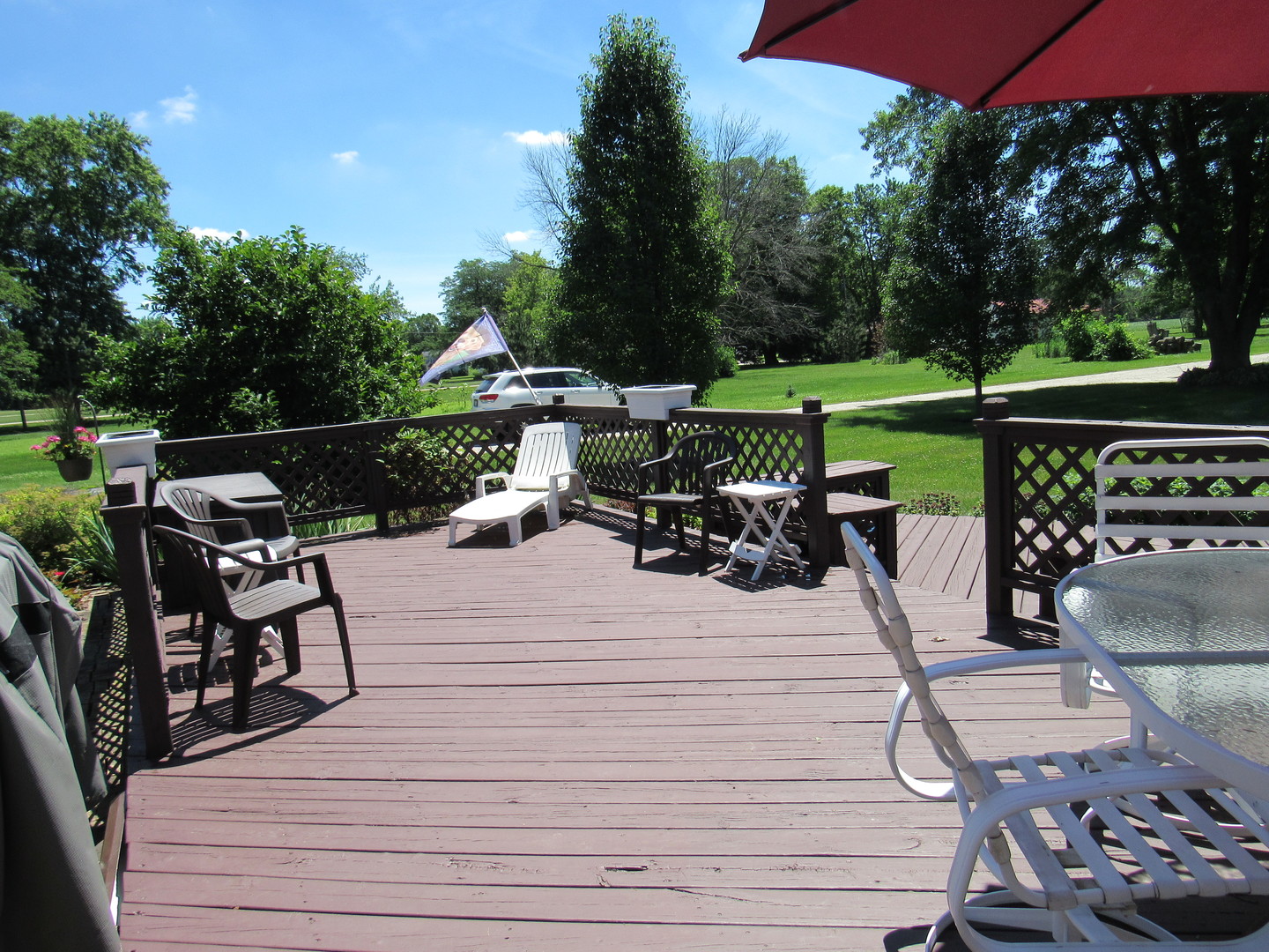 1027 West Kennedy Road Braidwood, IL 60408 - Photo 16 of 55 an outdoor space with seating