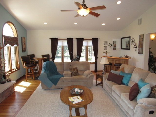 1027 West Kennedy Road Braidwood, IL 60408 - Photo 19 of 55 a living room with furniture and a large window