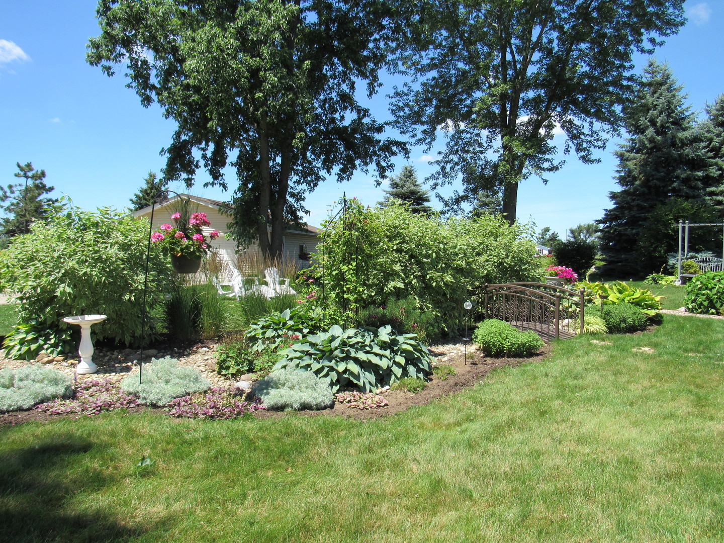 1027 West Kennedy Road Braidwood, IL 60408 - Photo 9 of 55 a view of a garden with plants