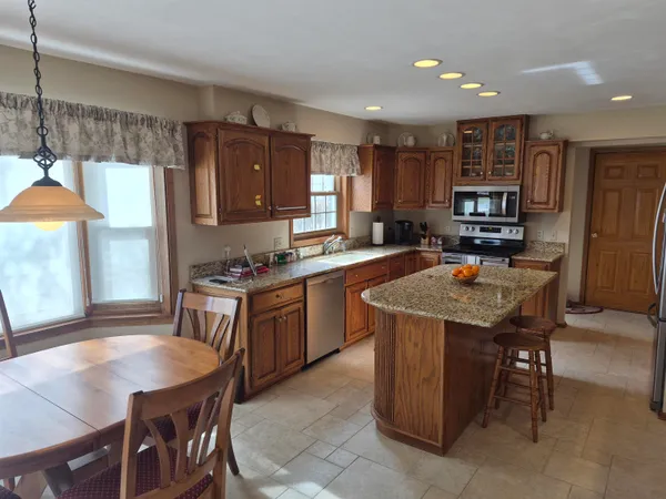 $549,500 | 2839 Cambridge Court, Janesville, WI 53548