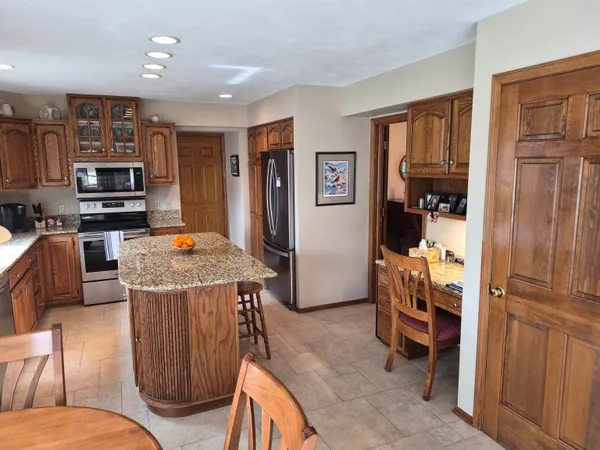$549,500 | 2839 Cambridge Court, Janesville, WI 53548