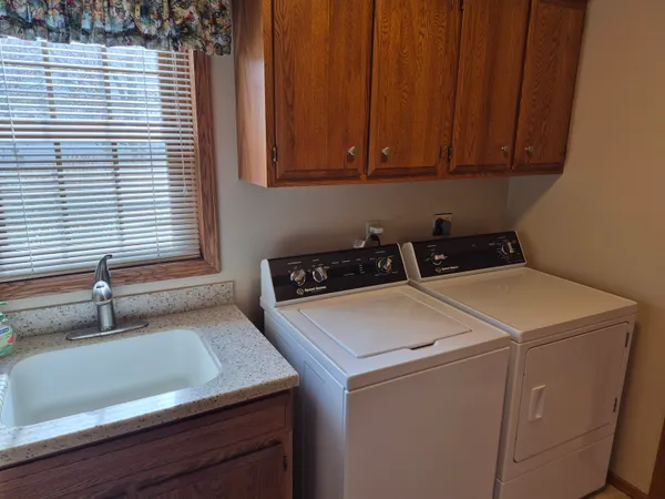 $549,500 | 2839 Cambridge Court, Janesville, WI 53548