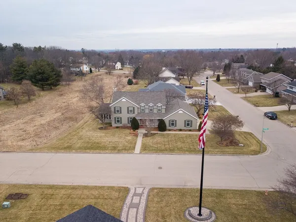 $549,500 | 2839 Cambridge Court, Janesville, WI 53548