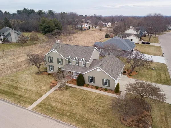 $549,500 | 2839 Cambridge Court, Janesville, WI 53548