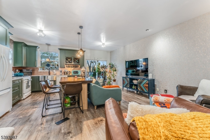 44 Alexandra Way Clinton, NJ 08809 - Photo 11 of 29