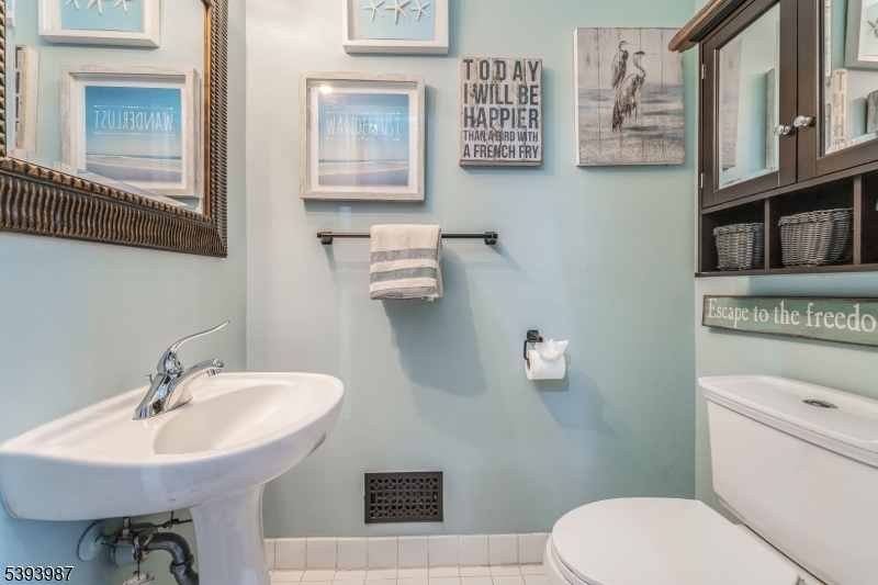 44 Alexandra Way Clinton, NJ 08809 - Photo 12 of 29