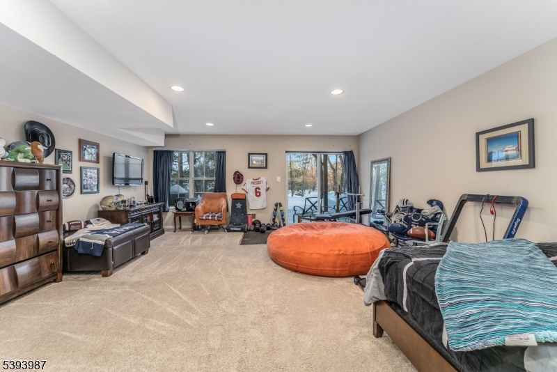 44 Alexandra Way Clinton, NJ 08809 - Photo 18 of 29