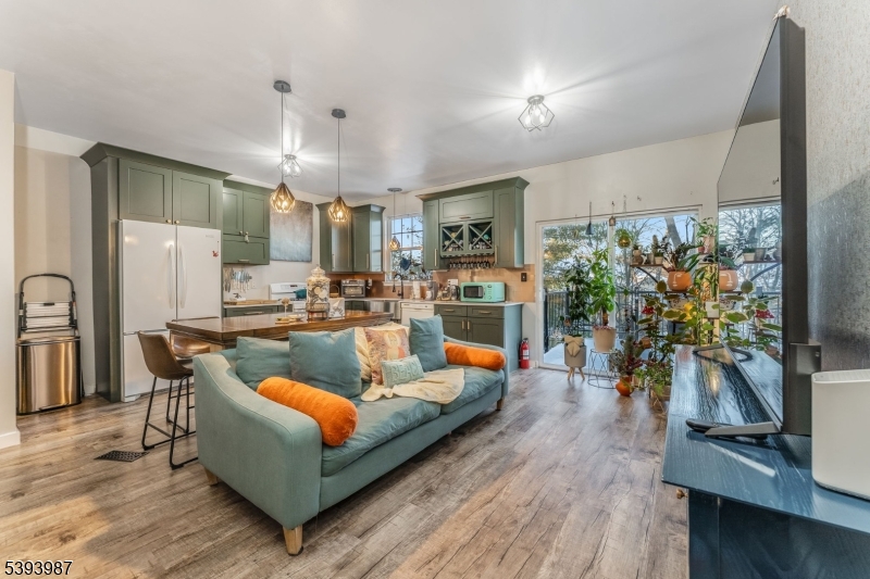 44 Alexandra Way Clinton, NJ 08809 - Photo 9 of 29