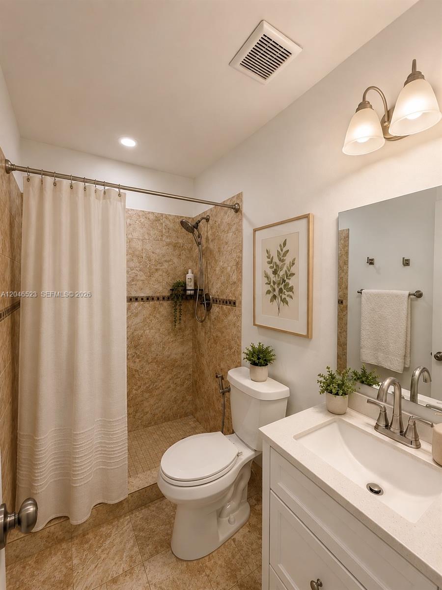 7231 West 29th Way, Unit 7231 Hialeah, FL 33018 - Photo 4 of 8