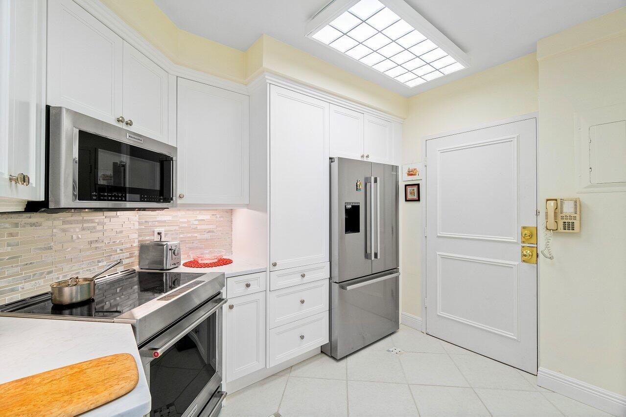 44 Cocoanut Row, Unit B 505 Palm Beach, FL 33480 - Photo 7 of 14 012-44CocoanutRow-B505-PalmBeach-FL-3348