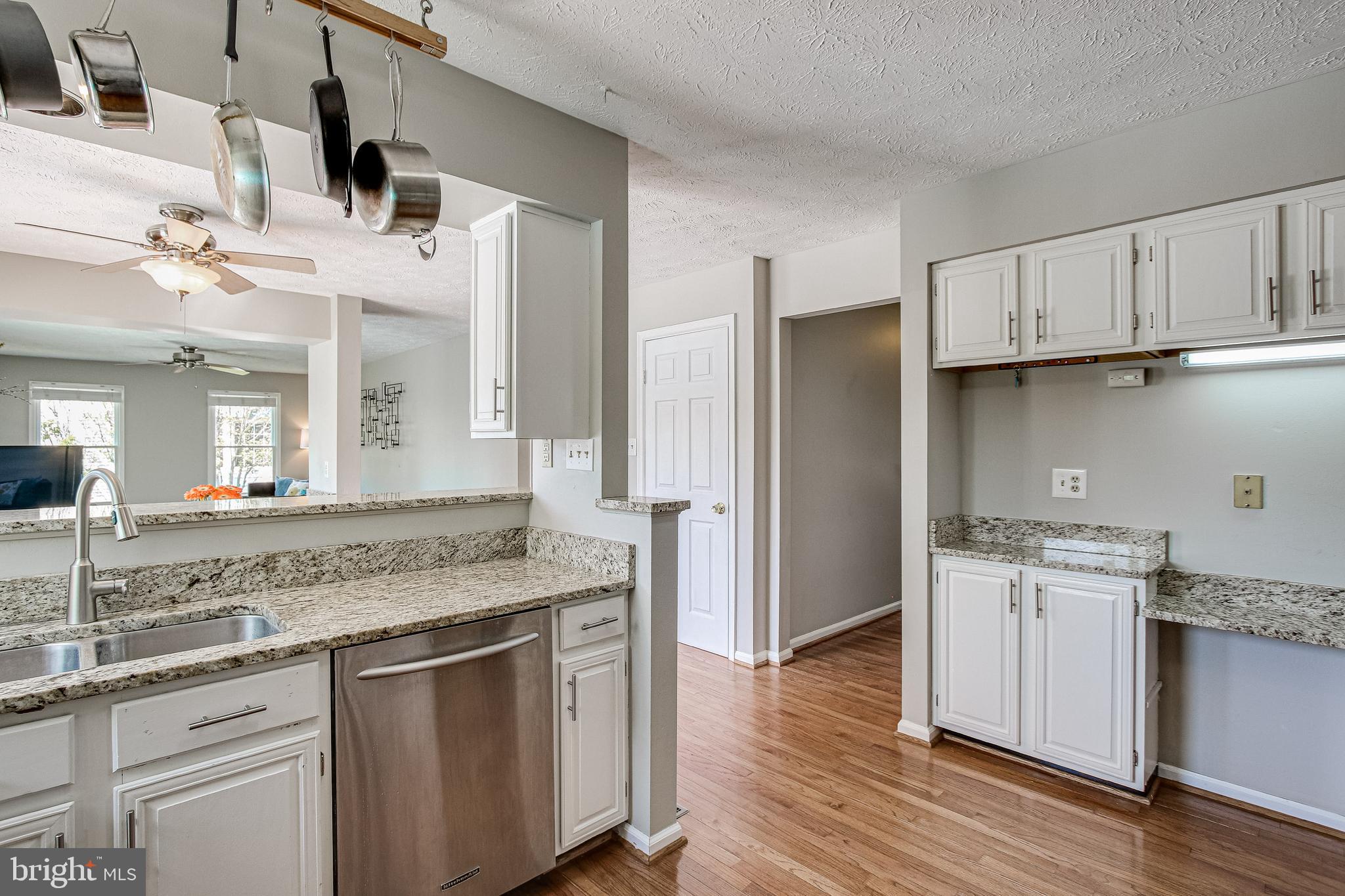 17107 Spates Hill Road Poolesville, MD 20837 - Photo 8 of 50 BEAUTIFULLY updated kitchen!