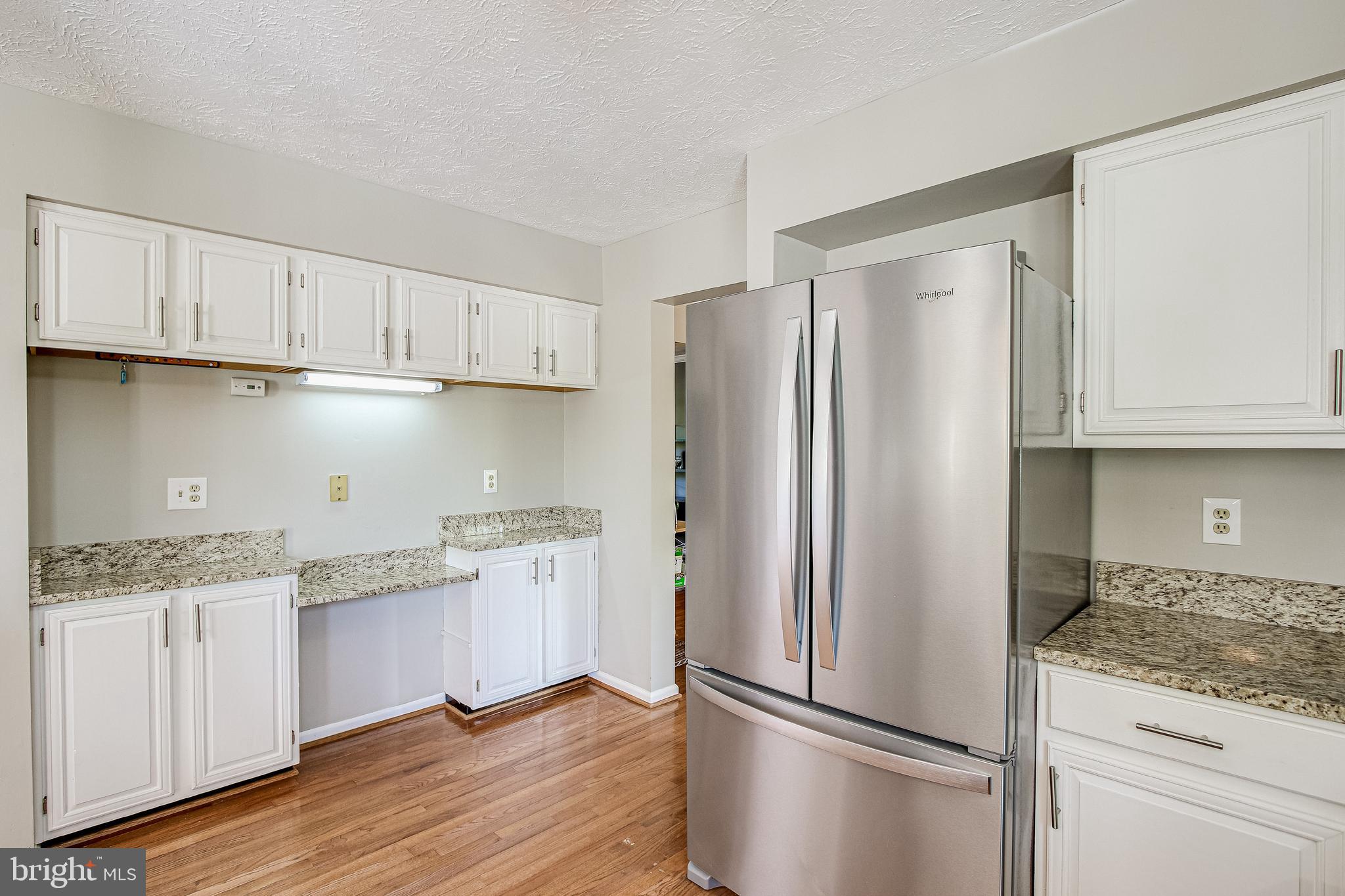 17107 Spates Hill Road Poolesville, MD 20837 - Photo 9 of 50 TONS of Granite countertop space