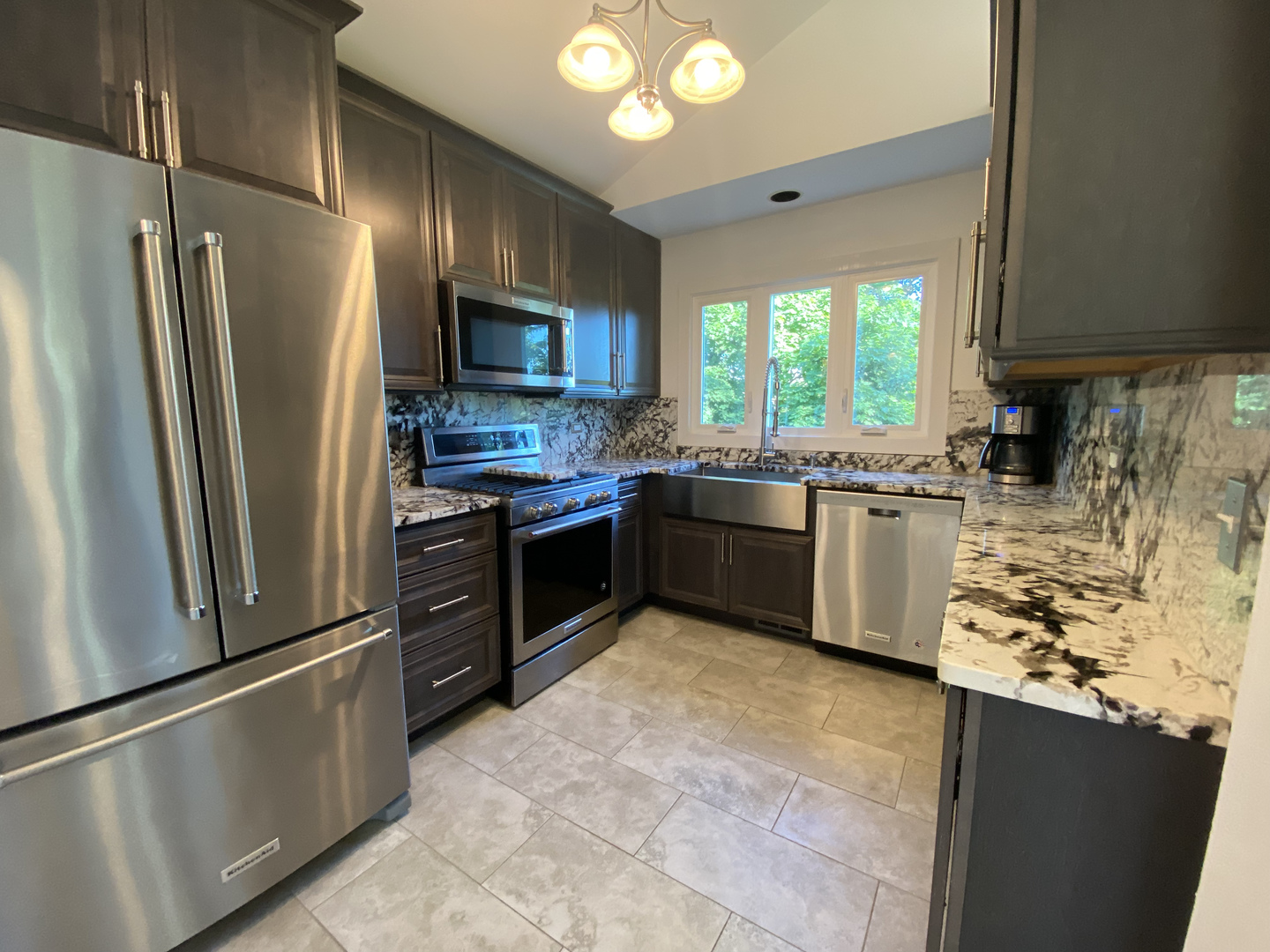 285 Doral Court, Unit A Elk Grove Village, IL 60007 - Photo 3 of 12