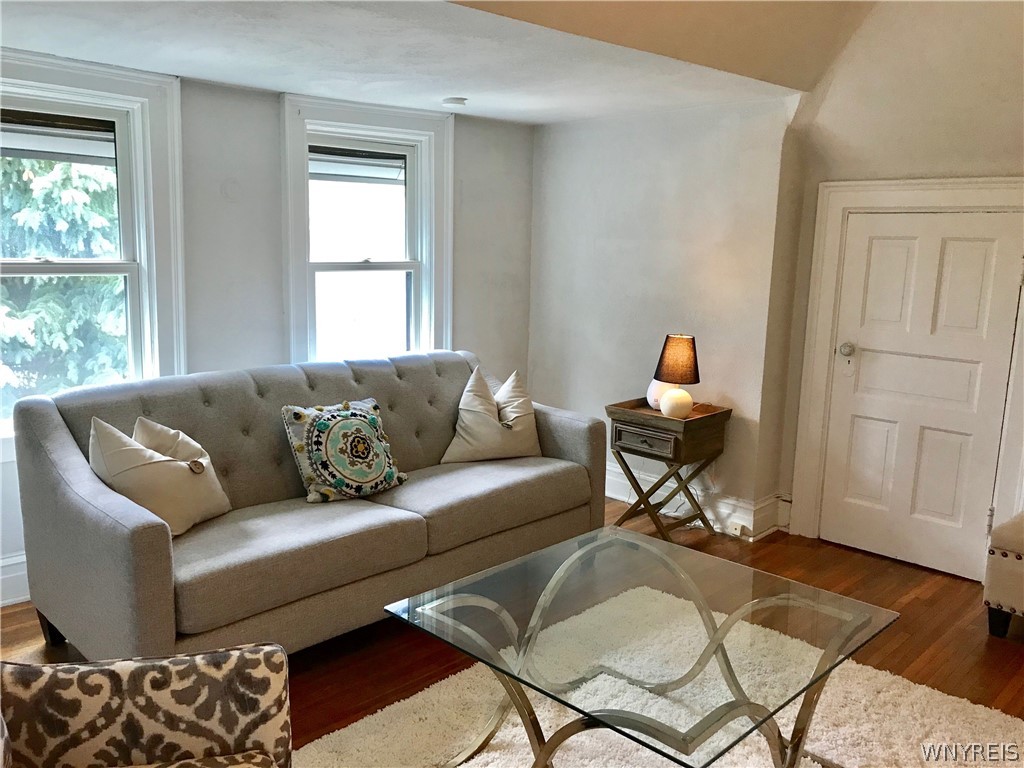 83 St James Place, Unit 3 Buffalo, NY 14222 - Photo 4 of 11