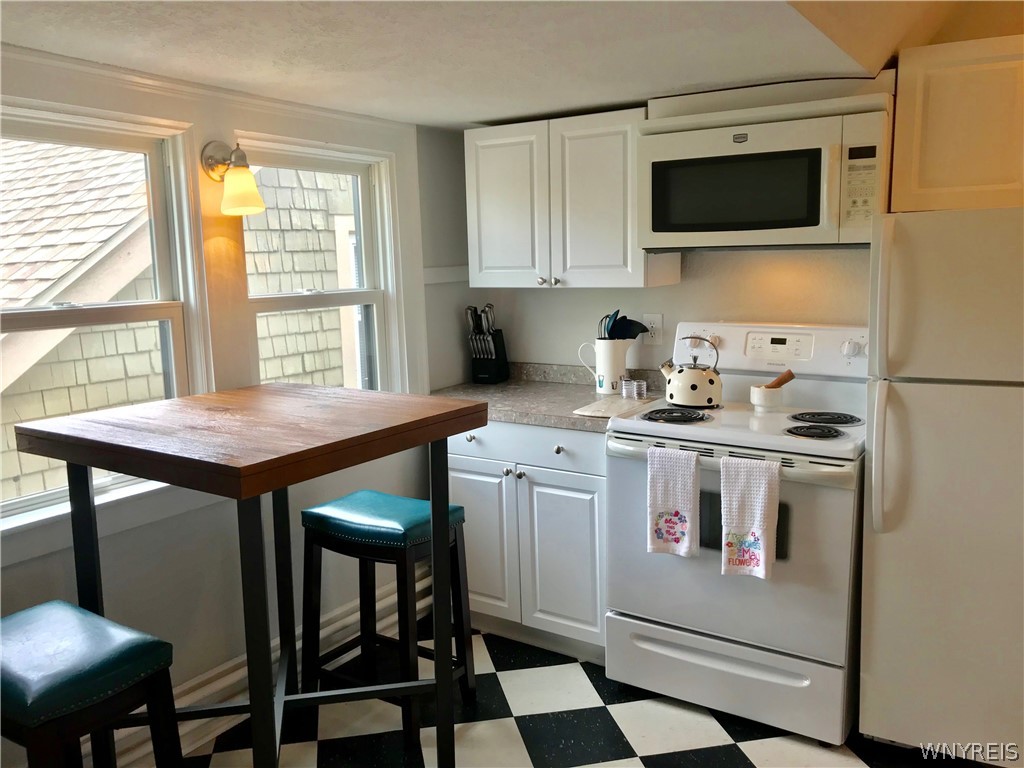 83 St James Place, Unit 3 Buffalo, NY 14222 - Photo 8 of 11