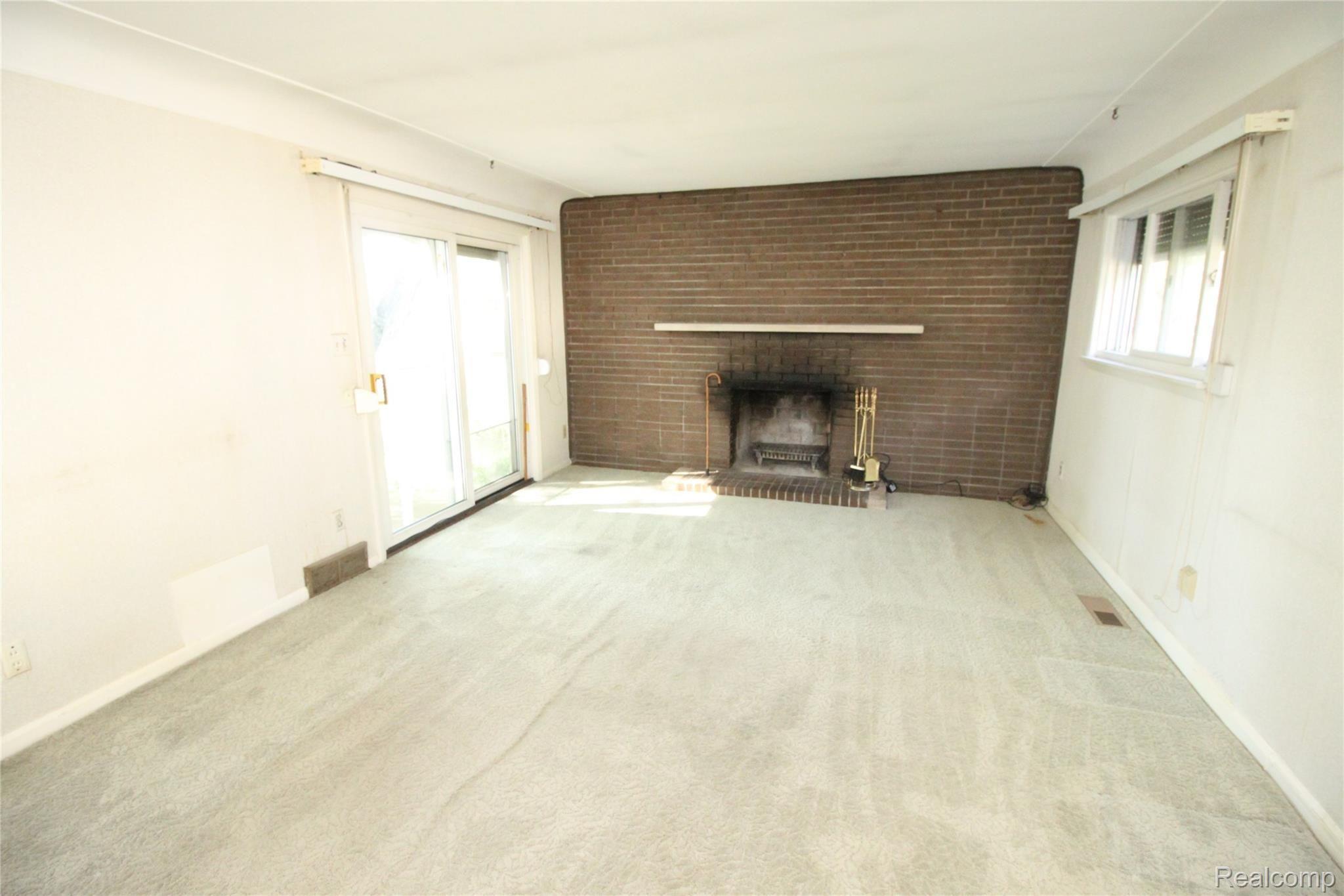 8640 Harding Street Center Line, MI 48015 - Photo 26 of 28 IMG_0796.JPG