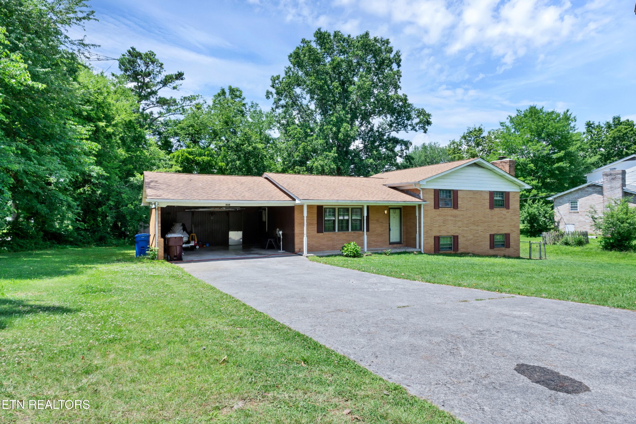 898 West Cunningham Street Alcoa, TN 37701 - Photo 3 of 35 Gallery Image 3