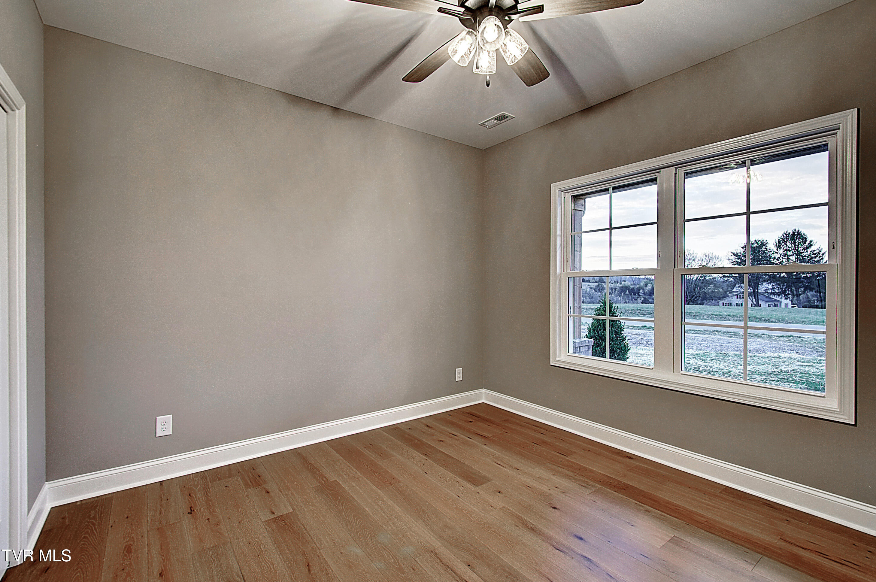 1018 Hawley Road Blountville, TN 37617 - Photo 29 of 46 38