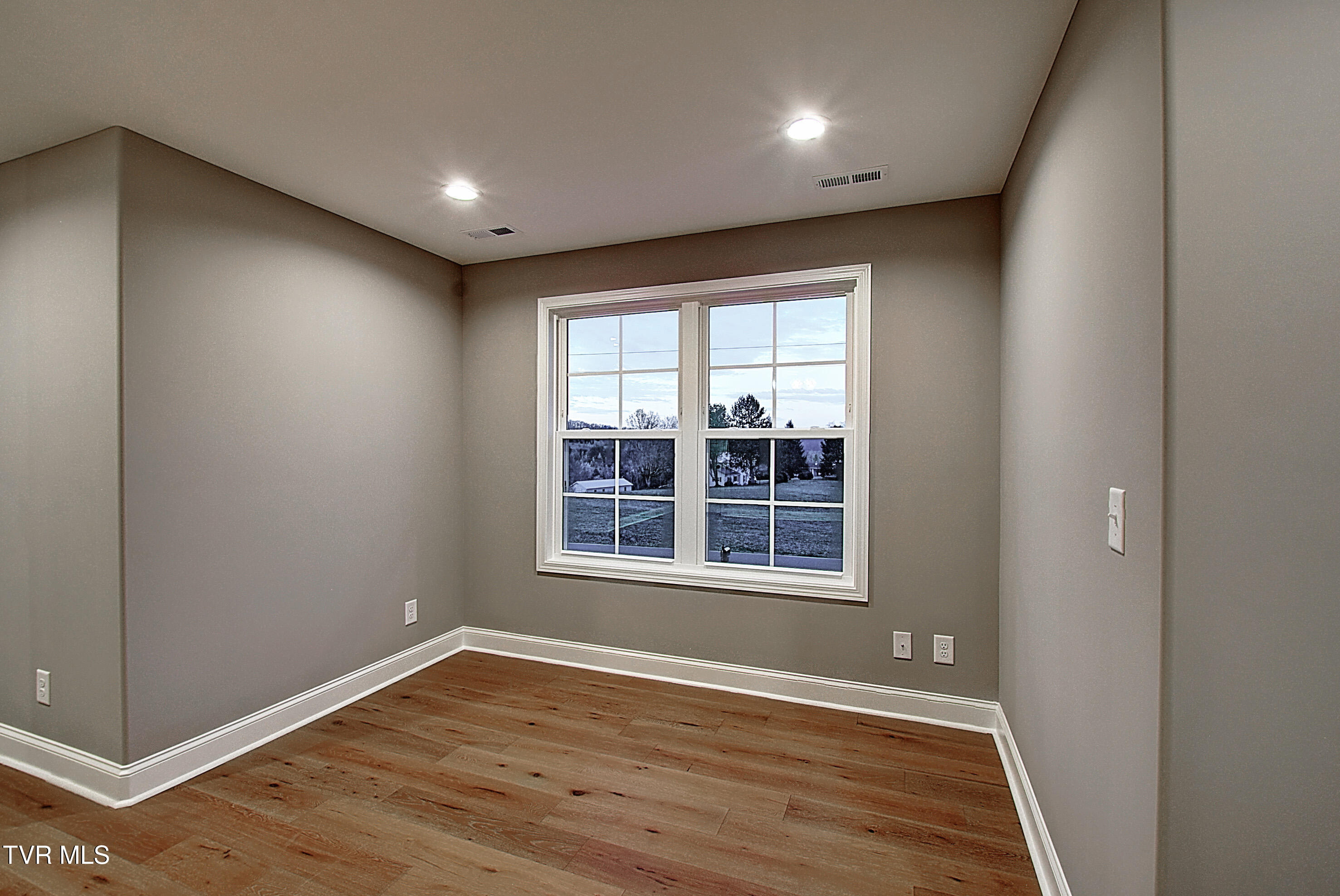 1018 Hawley Road Blountville, TN 37617 - Photo 38 of 46 47