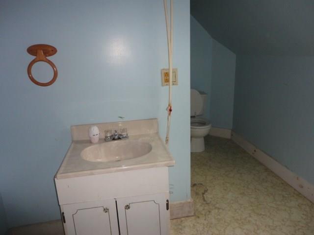157 Tyler Road South China, ME 04358 - Photo 11 of 22 2ND FLOOR HALF BATH