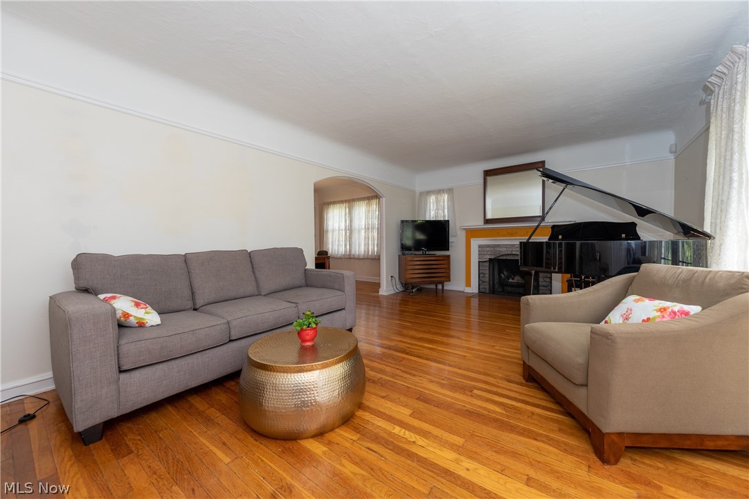 3658 Daleford Road Cleveland, OH 44120 - Photo 2 of 28