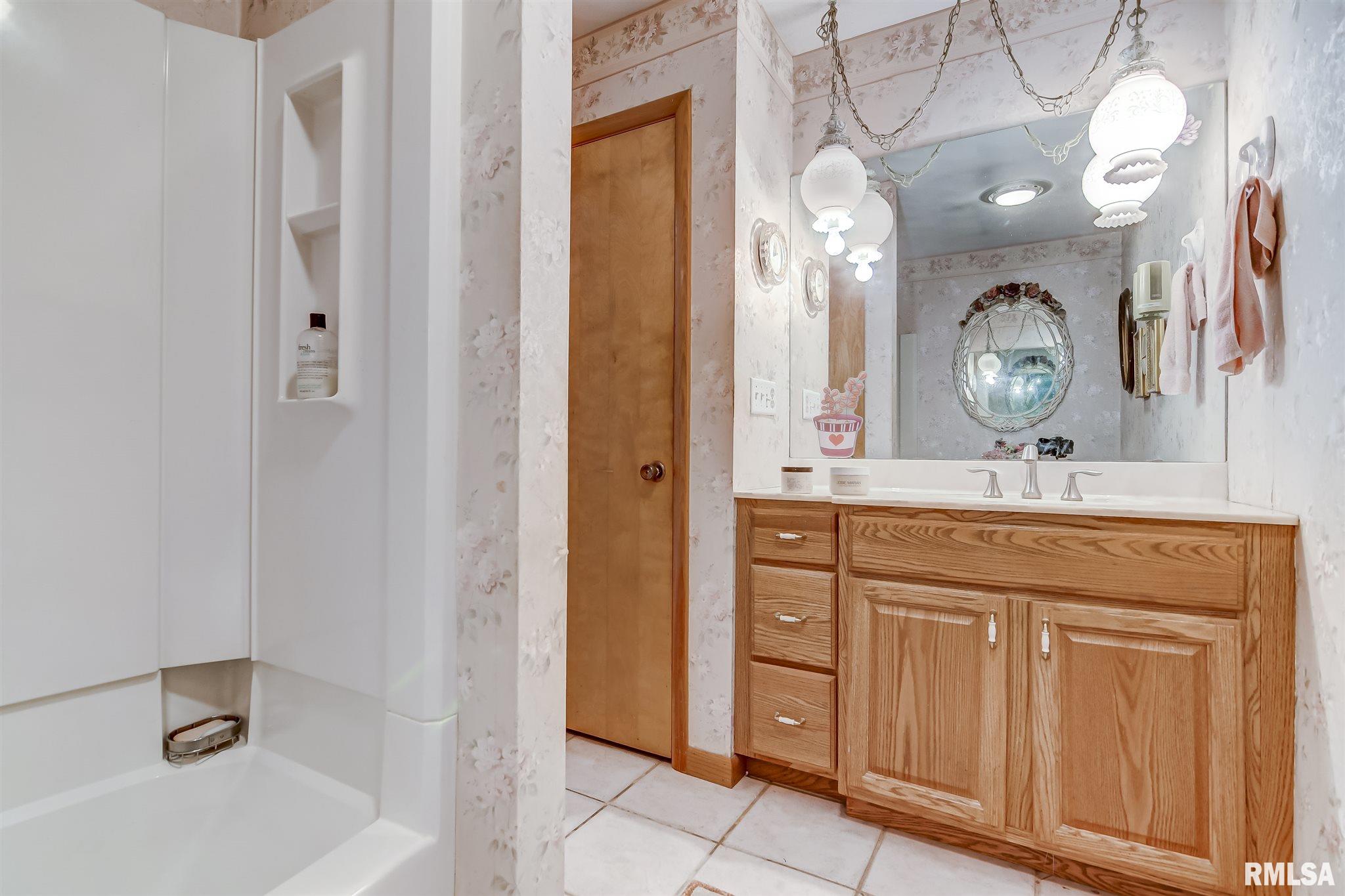 4109 Hazelcrest Road Springfield, IL 62703 - Photo 15 of 27
