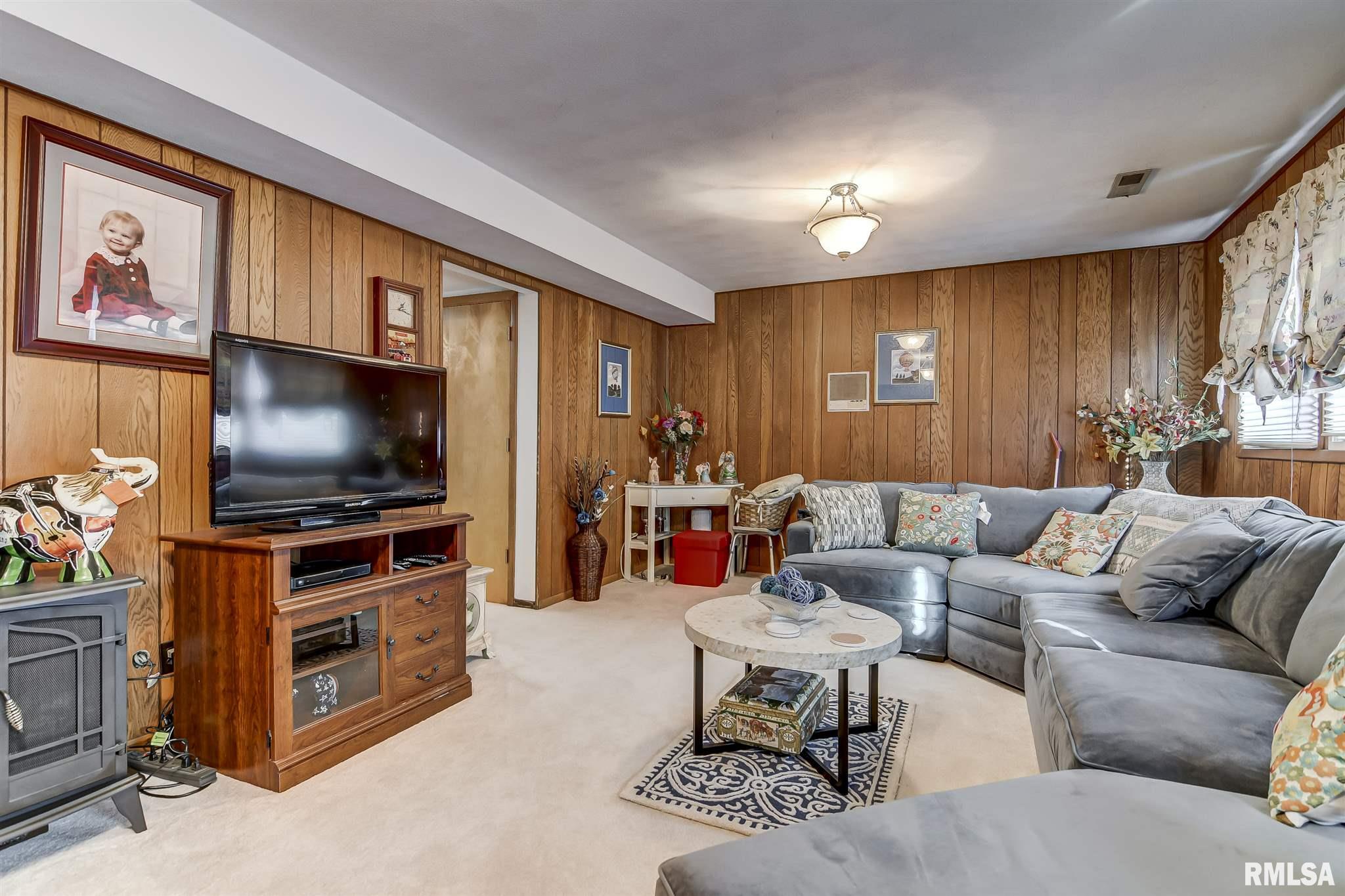 4109 Hazelcrest Road Springfield, IL 62703 - Photo 18 of 27