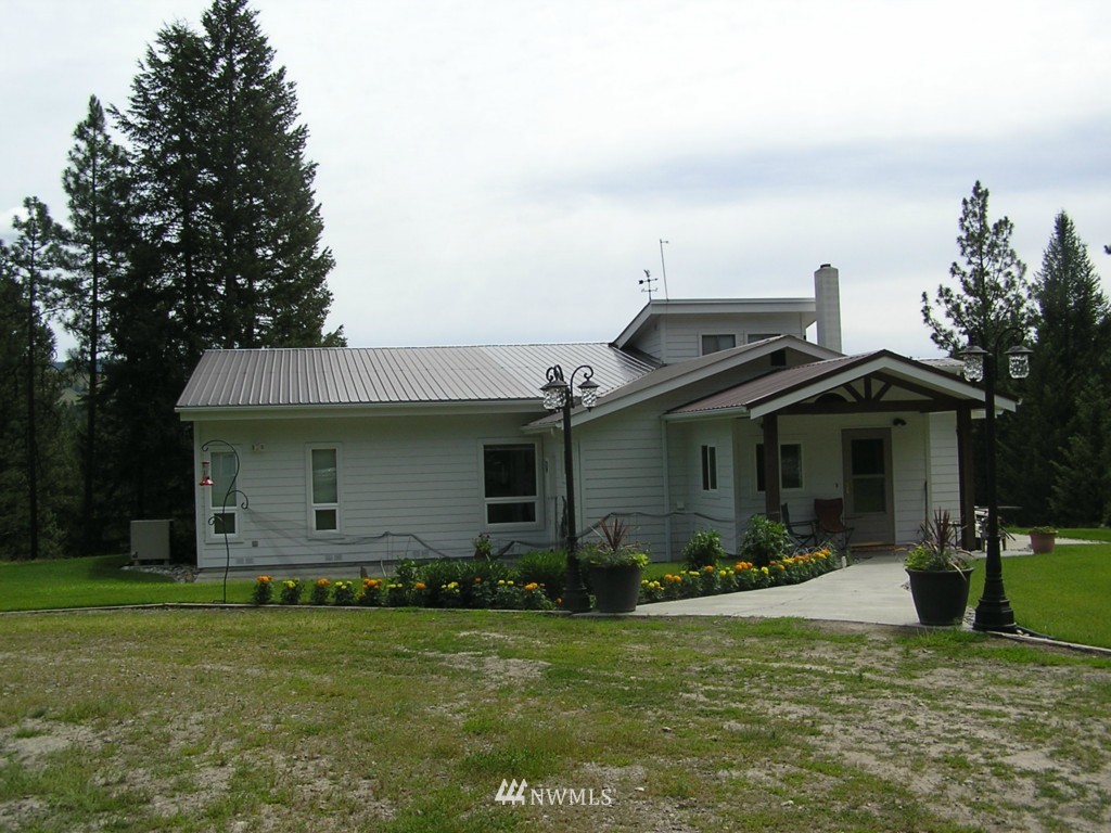 1350 Aeneas Valley Road Tonasket, WA 98855 - Photo 2 of 24 Gallery Image 2